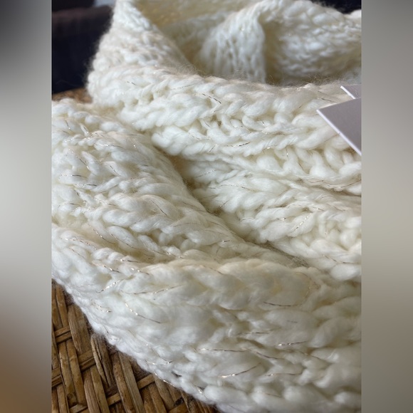 Lauren Conrad scarf - Picture 5 of 5